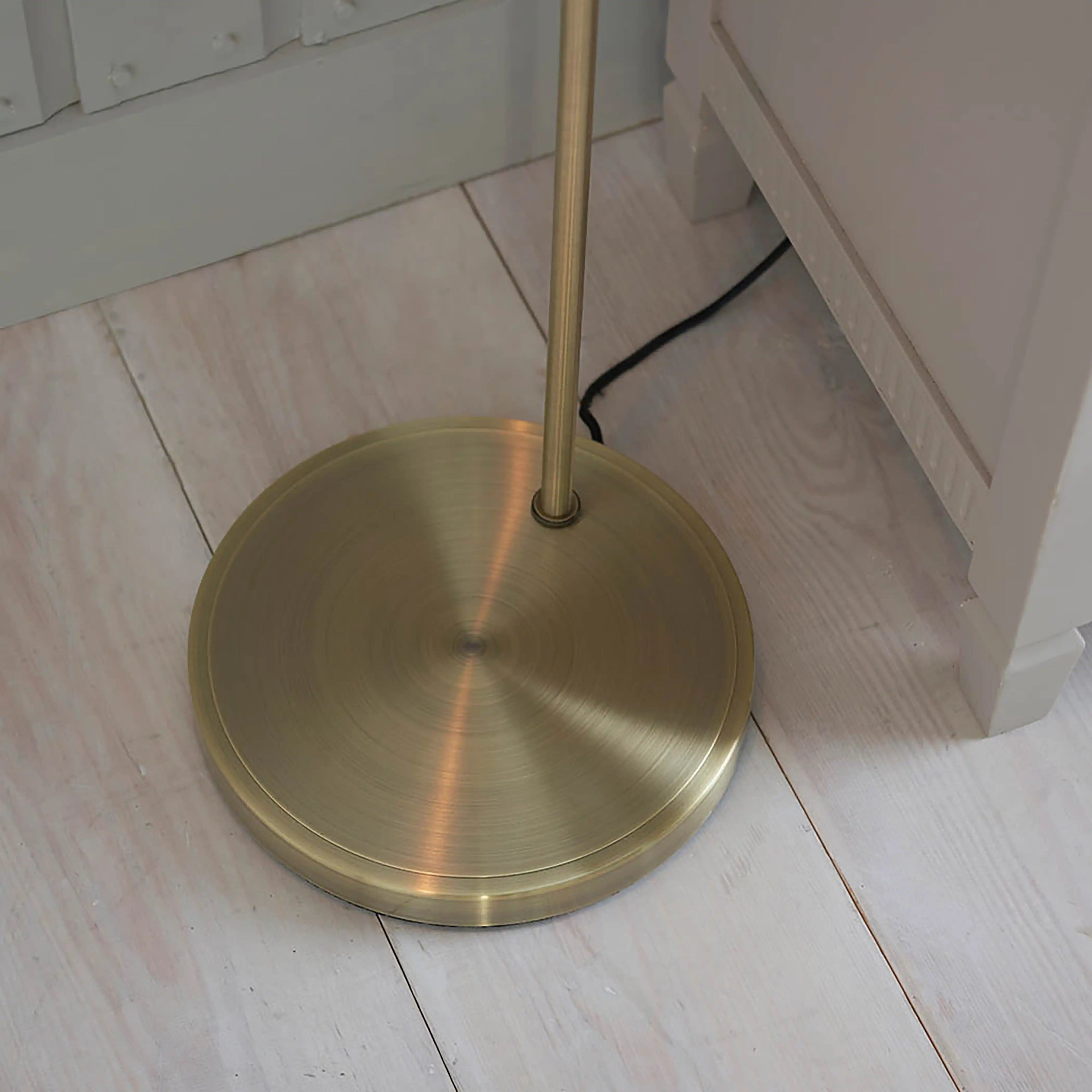 Hansen Floor Lamp | Brass