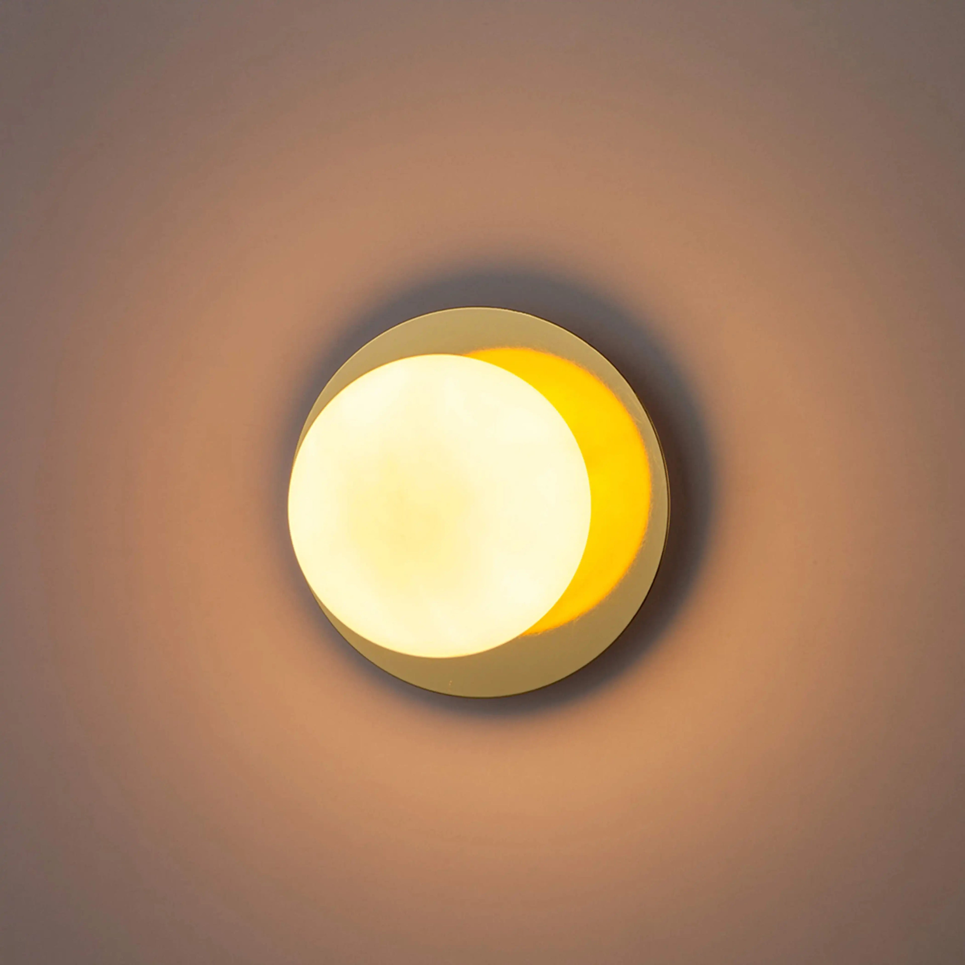 houseof Opal Disk Cordless Table Lamp | Brass